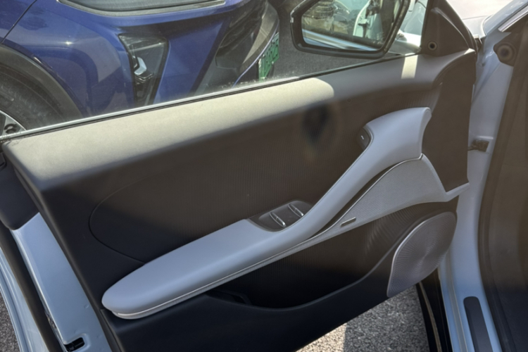 蔚来ET5 2025款 100kWh中控内饰7005