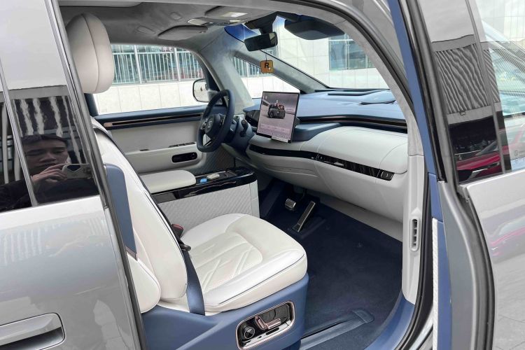 极氪MIX 2025款 长续航智驾版中控内饰7013