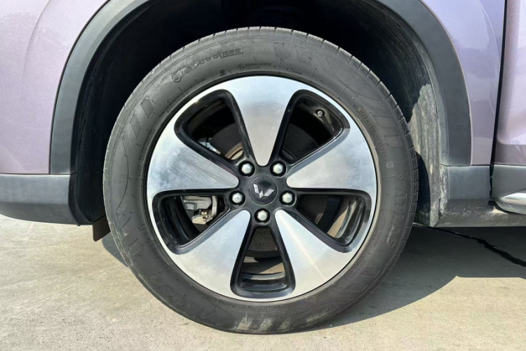 五菱汽车 五菱星云 2023款 2.0L DHT 旗舰版车身外观6007