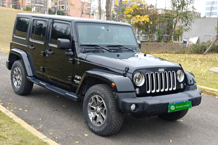 Jeep 牧马人 2015款 3.0L Sahara 四门舒享版车身外观6003