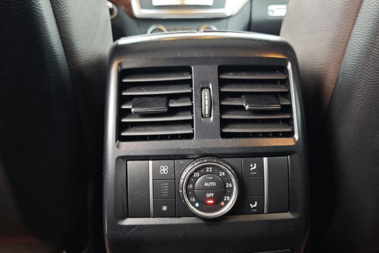 奔驰M级 2012款 ML 350 豪华型中控内饰7003