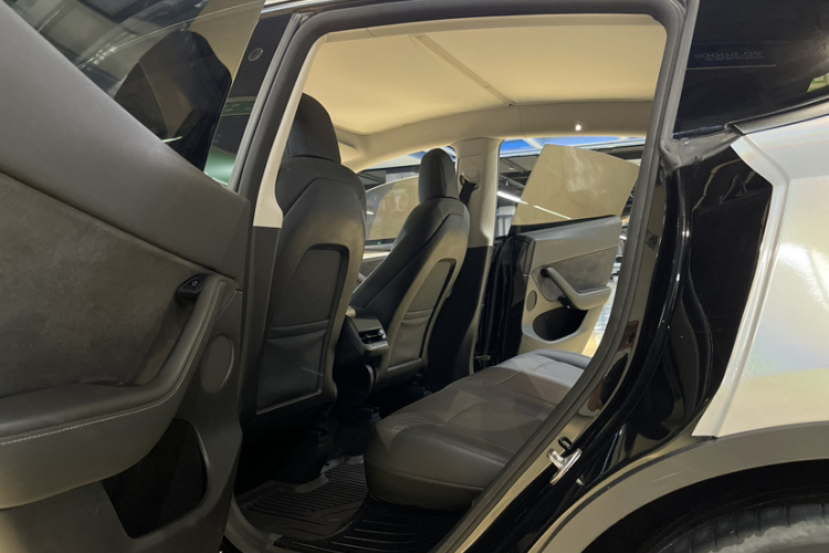 特斯拉 Model Y 2021款 标准续航后驱版中控内饰7004