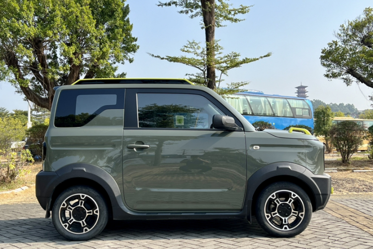 吉利银河 2024款 200km 熊猫骑士车身外观6007