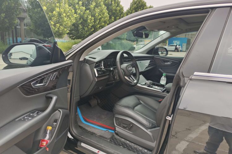 奥迪Q8 2022款 55 TFSI 豪华动感型中控内饰7002