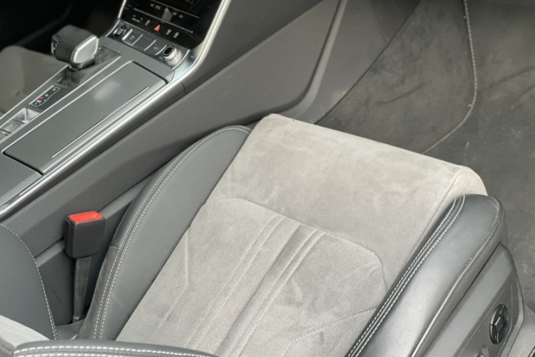 奥迪A6L 2024款 40 TFSI 豪华动感型中控内饰7005