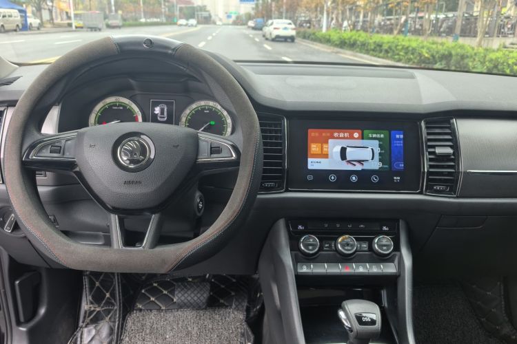 斯柯达 柯迪亚克 2019款 TSI330 5座两驱舒适版 国V中控内饰7003