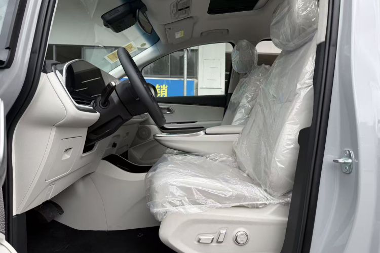 上汽大通MAXUS 大家9 2024款 超混 长续航森林版 七座中控内饰7004