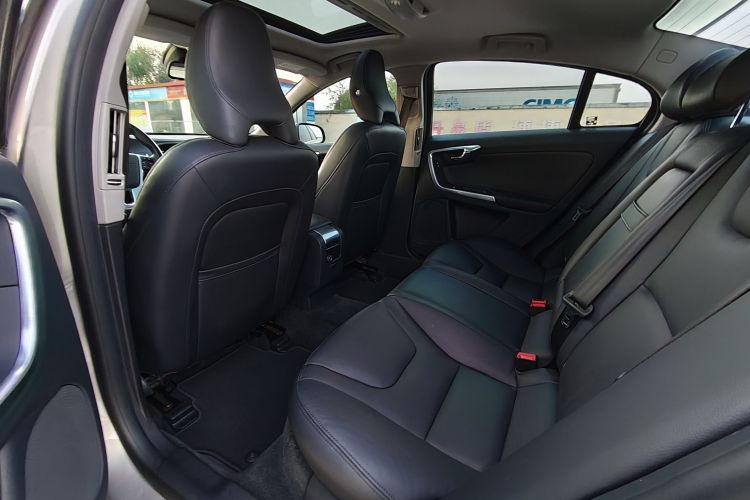 沃尔沃S60 2016款 S60L T4 智远版中控内饰7001