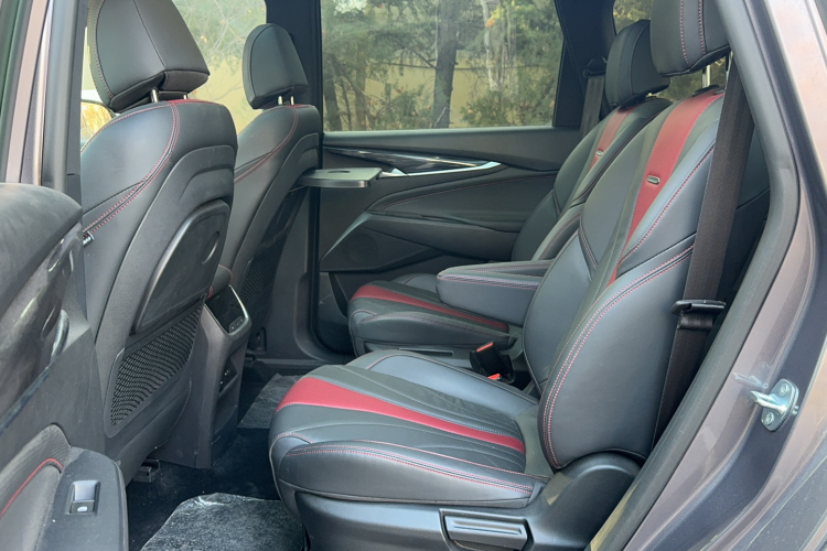 上汽大通MAXUS EUNIQ 5 2020款 大电量旗舰版 七座中控内饰7001