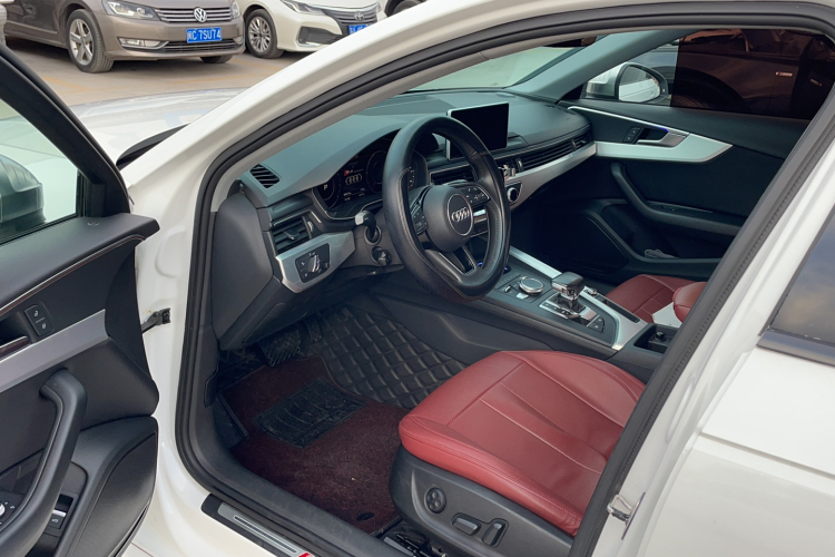 奥迪A4L 2019款 40 TFSI 时尚型 国V中控内饰7001