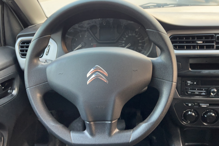 雪铁龙 爱丽舍 2016款 1.6L 手动时尚型局部细节13