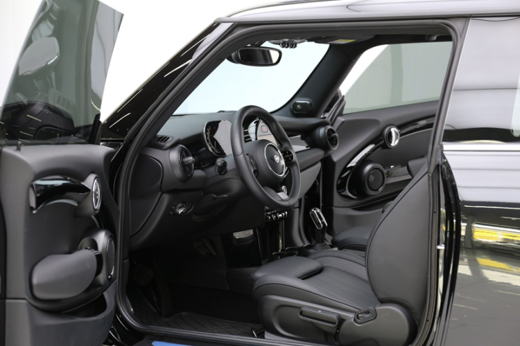 MINI 2023款 改款 2.0T COOPER S 艺术家局部细节41