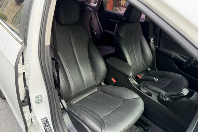 别克 英朗 2019款 18T 自动互联精英型 国VI中控内饰7005