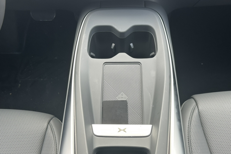 小鹏MONA M03 2025款 600 超长续航 Max中控内饰7011