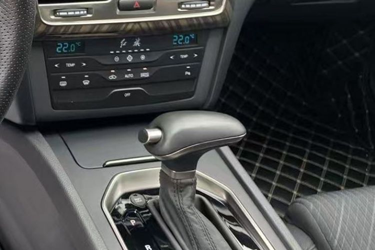 红旗H7 2021款 1.8T 舒适版局部细节18