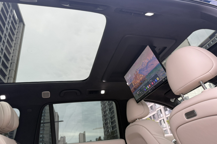 深蓝汽车 深蓝S09 2025款 四驱Ultra+ 高定版中控内饰7012