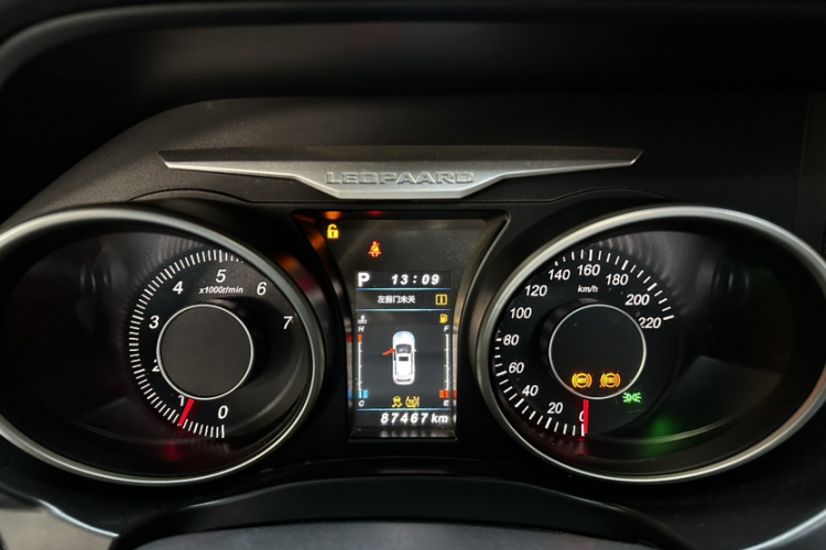 猎豹汽车 猎豹CS10 2017款 2.0T 自动都市型中控内饰15