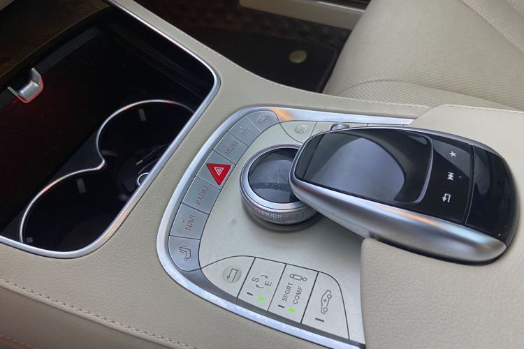 奔驰S级 2017款 S 320 L 豪华型中控内饰7001