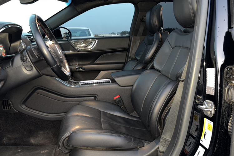 林肯大陆 2018款 2.0T 两驱尊雅版局部细节19