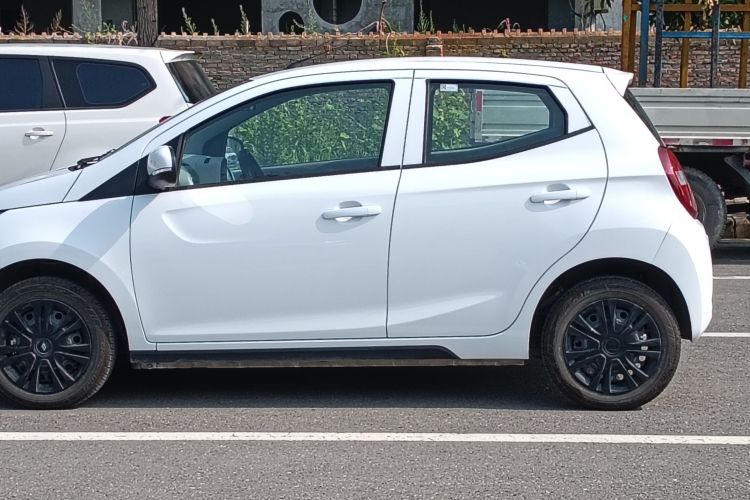 江铃集团新能源 易至EV2 2024款 201km 舒适型车身外观6002