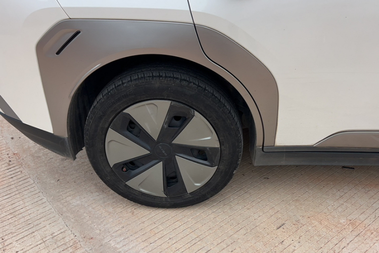 埃安 AION Y 2023款 Younger车身外观6001