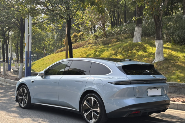 蔚来ET5T 2023款 75kWh Touring车身外观6006