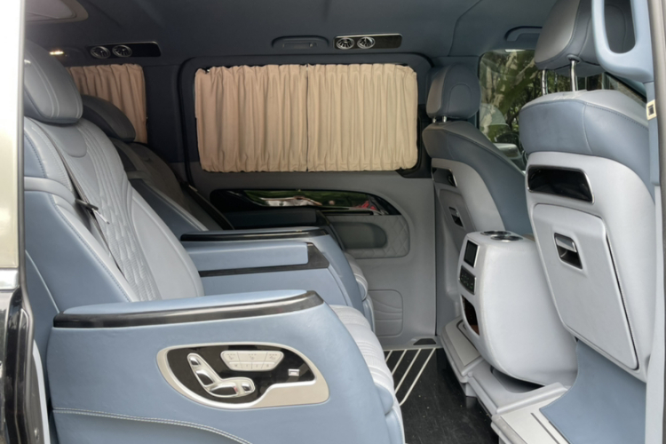 奔驰 威霆 2021款 2.0T 商务版 7座中控内饰7002