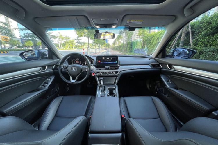 本田 雅阁 2022款 260TURBO 豪华版中控内饰7011