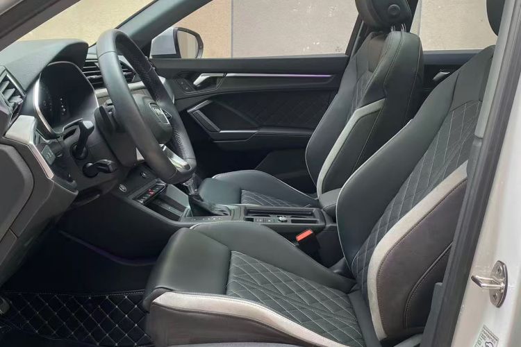 奥迪Q3 2024款 40 TFSI 时尚动感型中控内饰7001