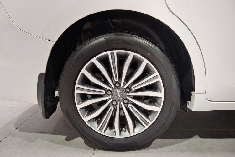 广汽传祺 传祺M6 2019款 270T DCT尊享版（七座）国VI车身外观6005