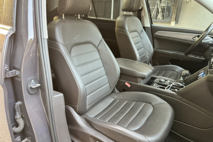 大众 途昂 2017款 380TSI 四驱豪华版中控内饰7008