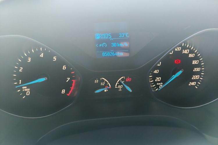 福特 福克斯 2012款 三厢 1.6L 自动风尚型中控内饰15