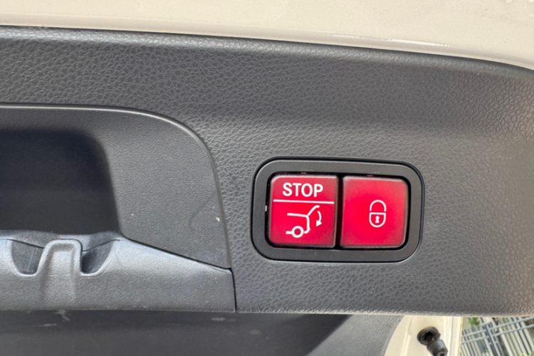 奔驰GLC轿跑 2020款 GLC 300 4MATIC 轿跑SUV中控内饰7001