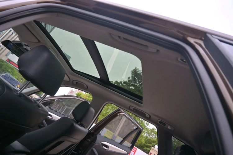 宝马X1 2013款 sDrive18i 手动型中控内饰7008