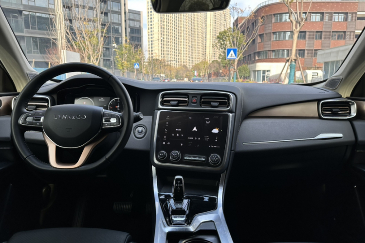 领克01 2019款 2.0T 两驱型Pro版 国VI中控内饰7007