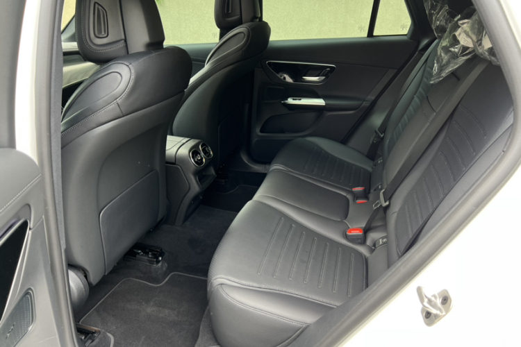 奔驰GLC轿跑 2024款 GLC 260 4MATIC 轿跑SUV中控内饰7003