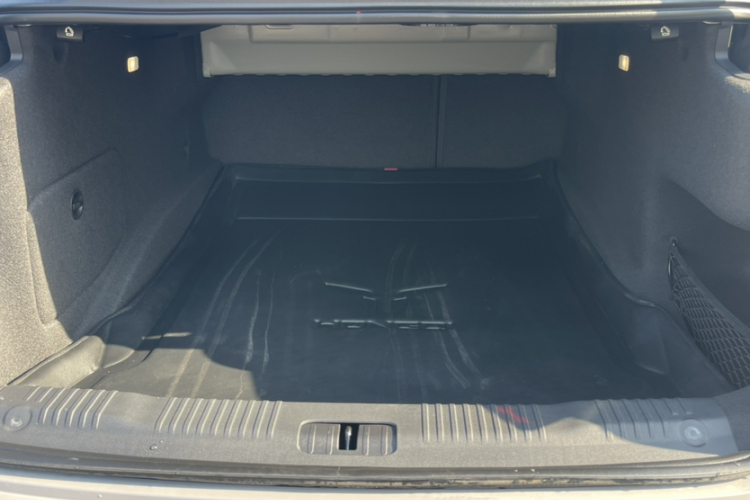 红旗EH7 2025款 640 四驱 智选版局部细节23