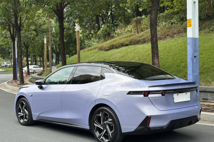 领克07 2024款 EM-P 126长续航 Ultra车身外观6009