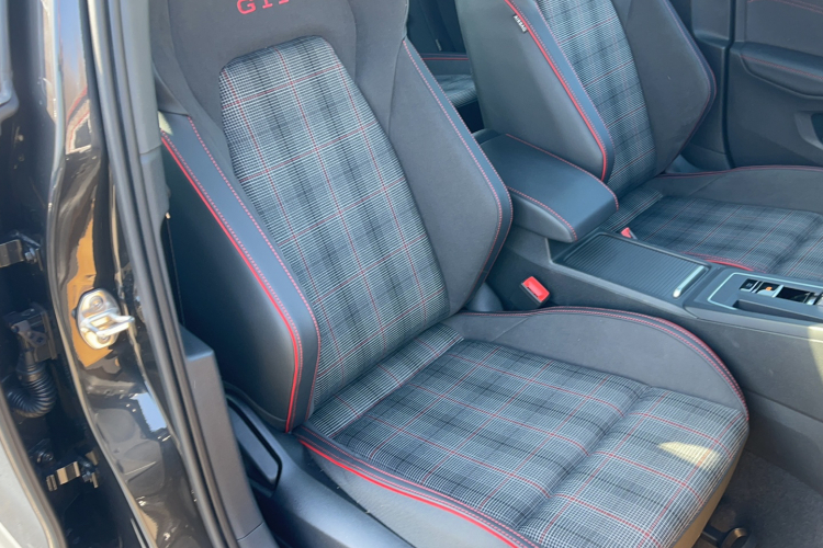 大众 高尔夫GTI 2025款 380TSI DSG GTI局部细节41