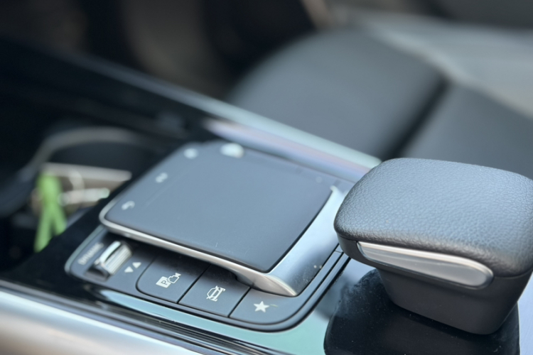 奔驰GLA 2020款 GLA 180中控内饰7006