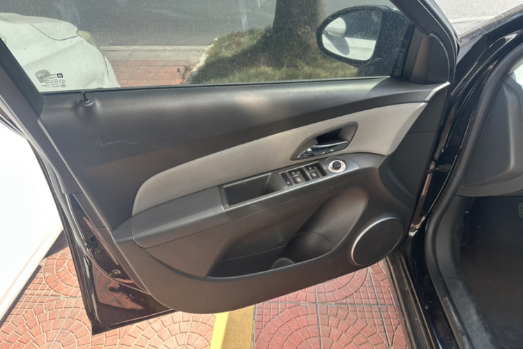 雪佛兰 科鲁兹 2013款 1.8L SE AT中控内饰7010