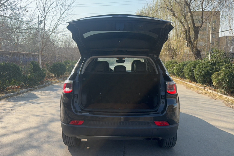 Jeep 指南者 2017款 200T 自动家享版局部细节23