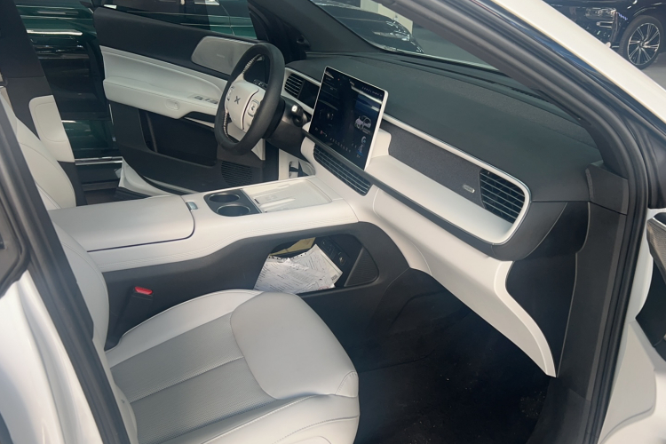 小鹏G6 2023款 580 长续航 Pro中控内饰7002