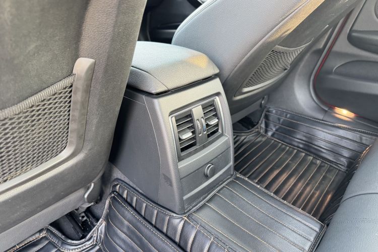 宝马3系 2018款 320Li 领先型M运动套装中控内饰7004