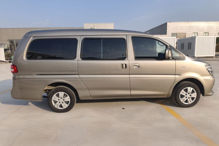 东风风行 菱智 2023款 M5L 1.6L 舒适型 9座车身外观6003