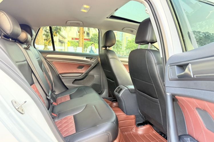 大众 高尔夫 2017款 230TSI 自动舒适百万辆纪念版中控内饰7009