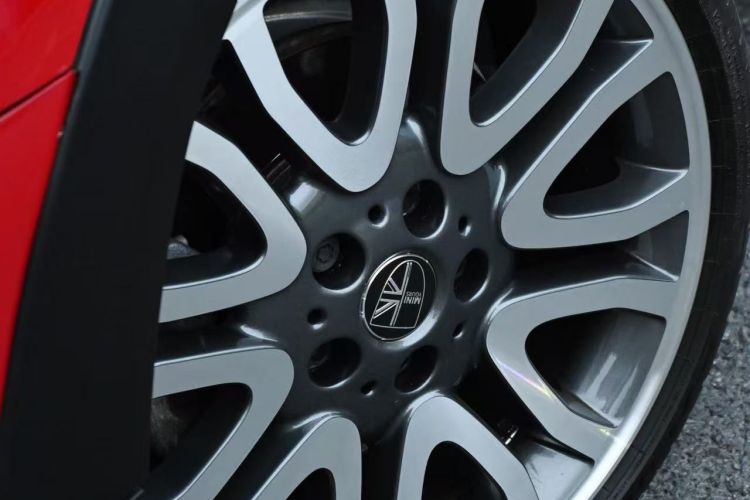 MINI 2018款 2.0T COOPER S 艺术家 五门版车身外观6011