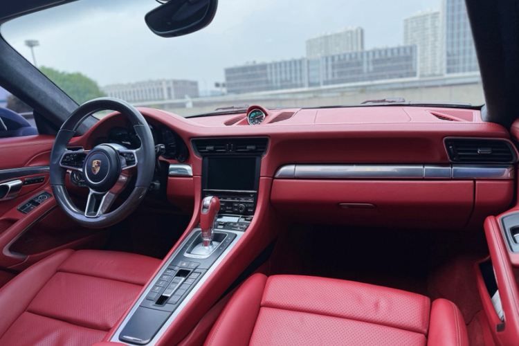 保时捷911 2012款 Carrera 3.4L中控内饰7011