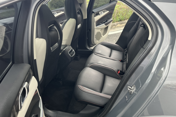 领克02 2019款 1.5T DCT两驱耀版 国VI中控内饰7005