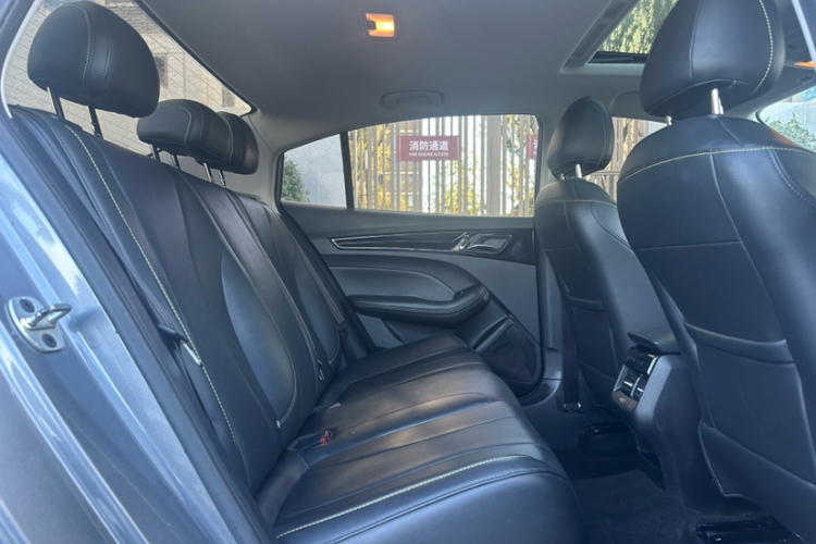 荣威i5 2021款 1.5L 手动钻石版中控内饰7004